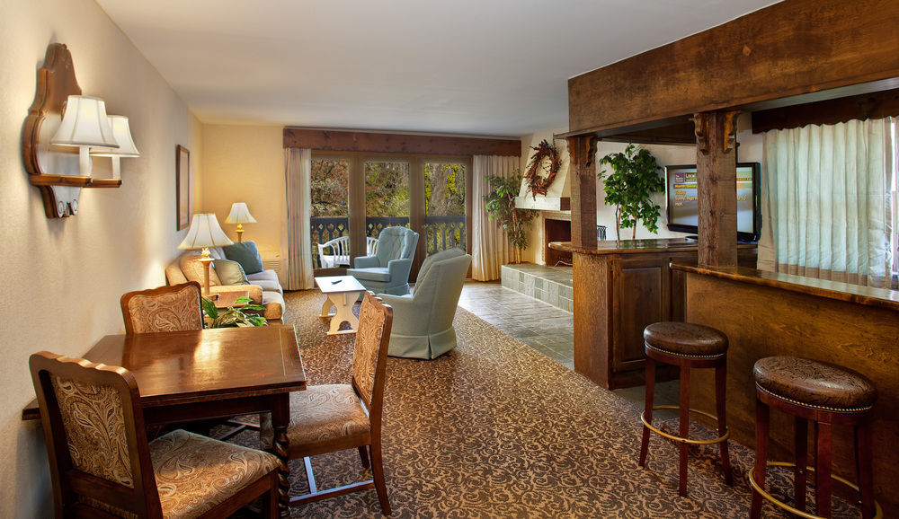 Helendorf River Inn, Suites & Conference Center Экстерьер фото