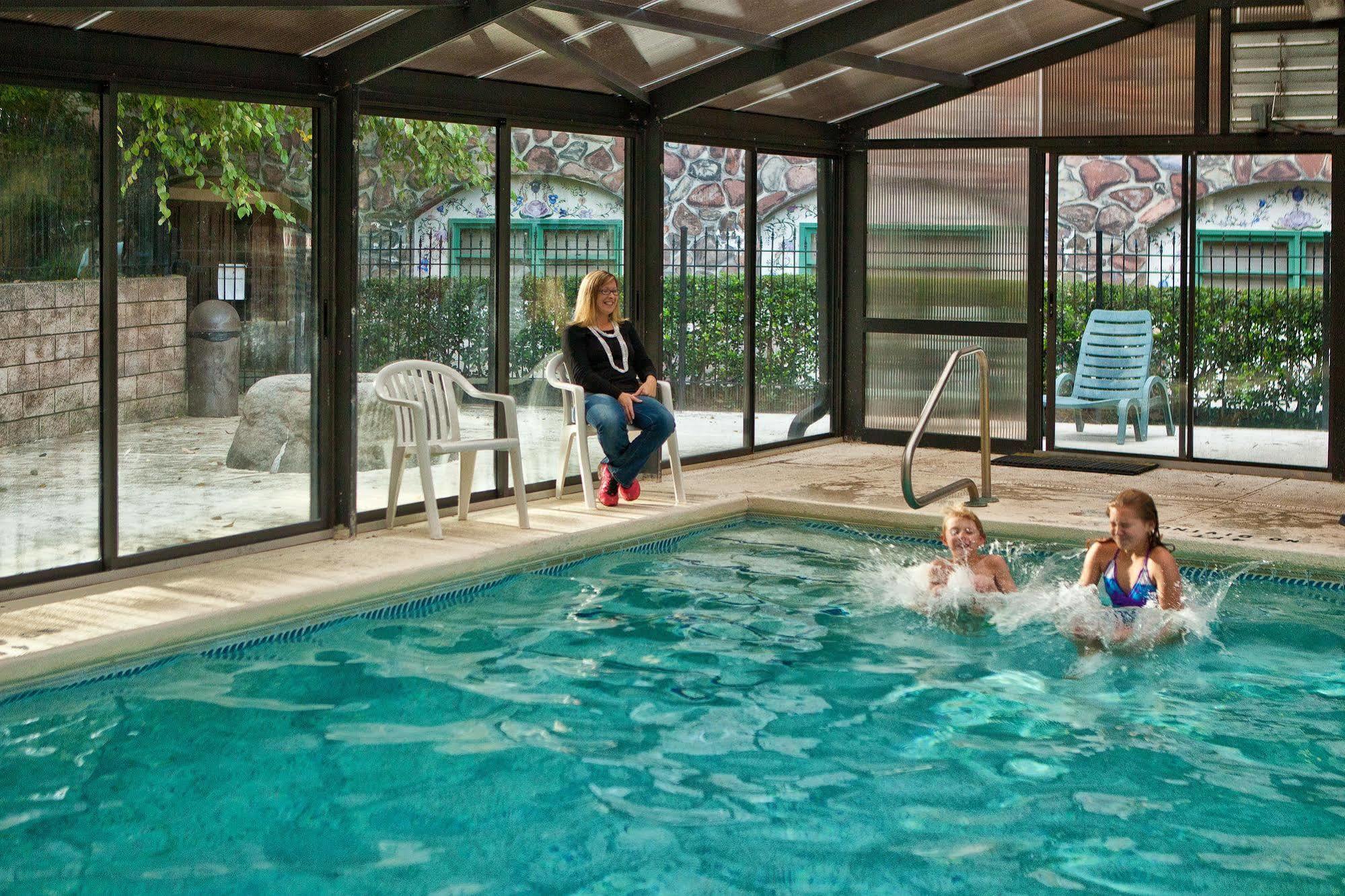 Helendorf River Inn, Suites & Conference Center Экстерьер фото